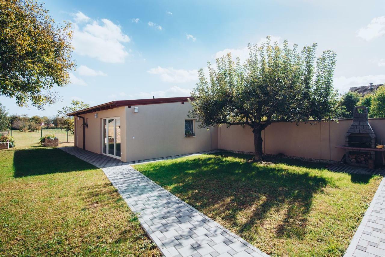 Seasons Apartmani Osijek Exterior photo
